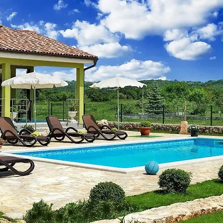 Villa Verde Villa *